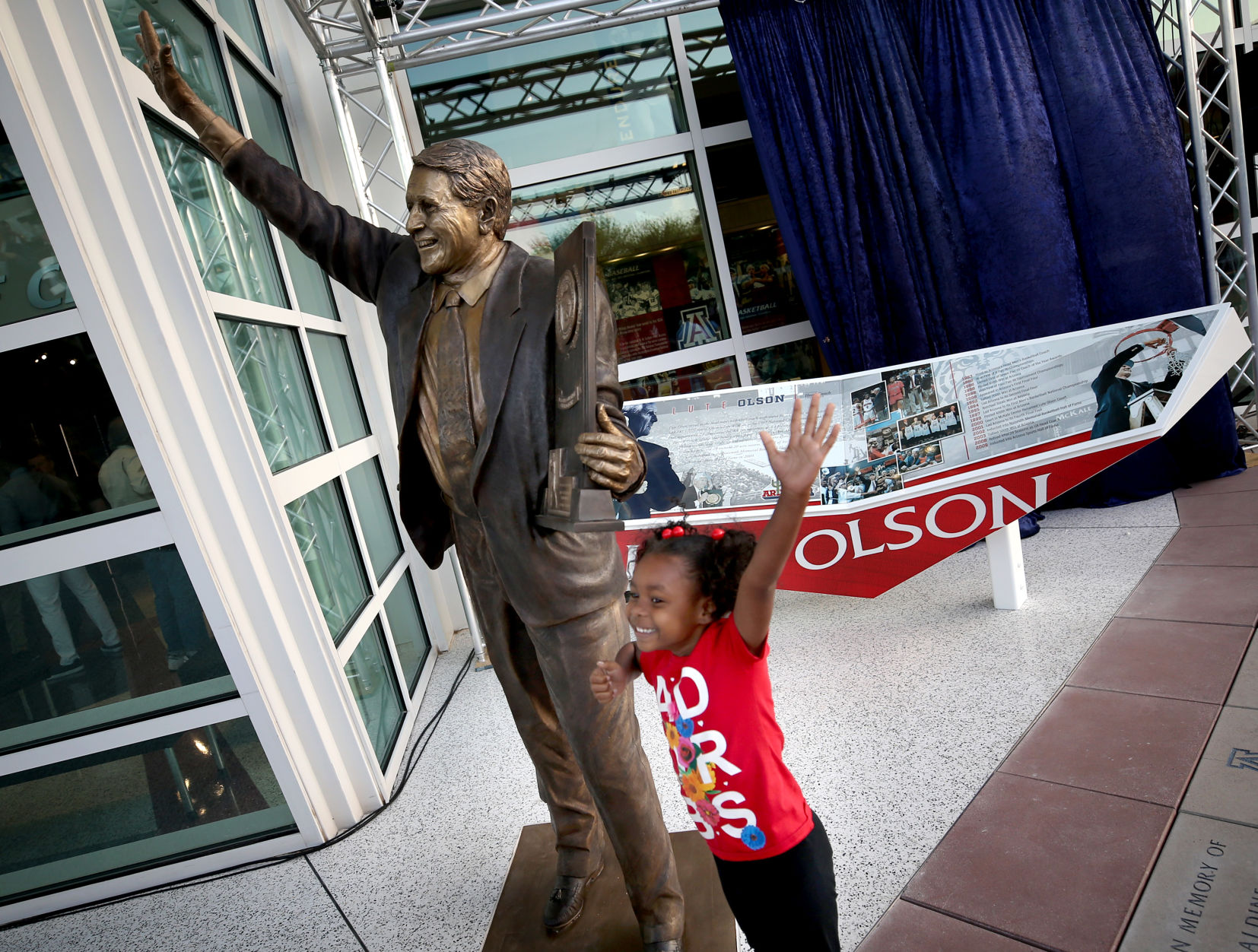 Make a scene: Lute Olson statue